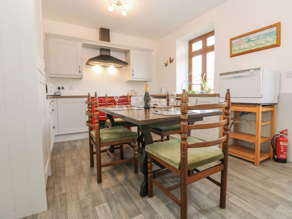 Cottage | Interior
