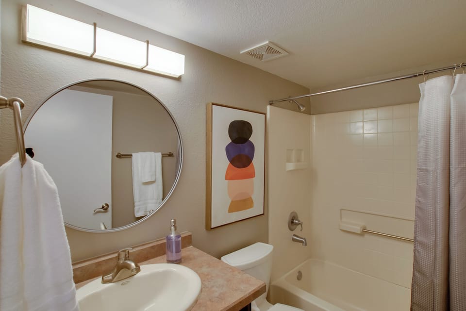 First-floor Condo w/ Golf Course Views & Pool! Apartment in Scottsdale
