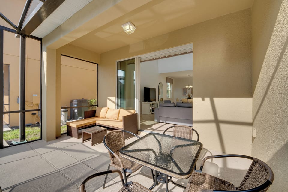 House (5 Bedrooms) | Interior