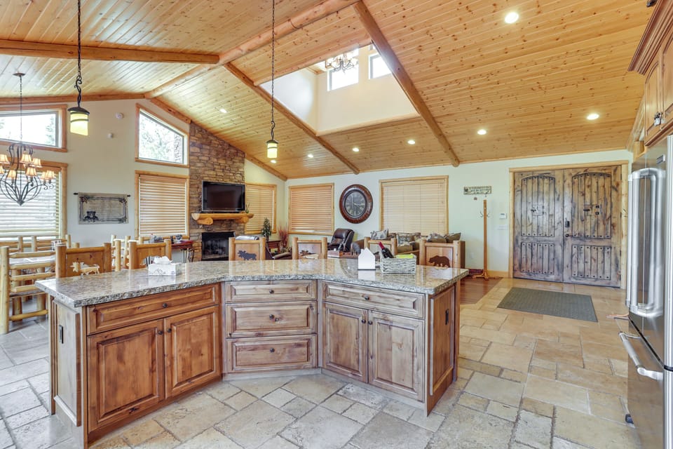 House (4 Bedrooms) | Interior