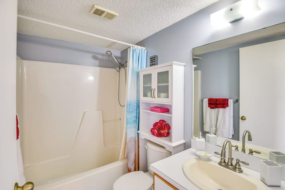 Ormond Beach Ocean-view Condo w/ Private Balcony! Apartment in Ormond By The Sea