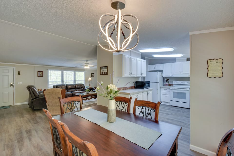 House (4 Bedrooms) | Interior