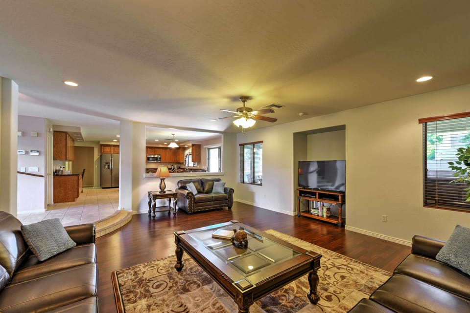 House (5 Bedrooms) | Interior