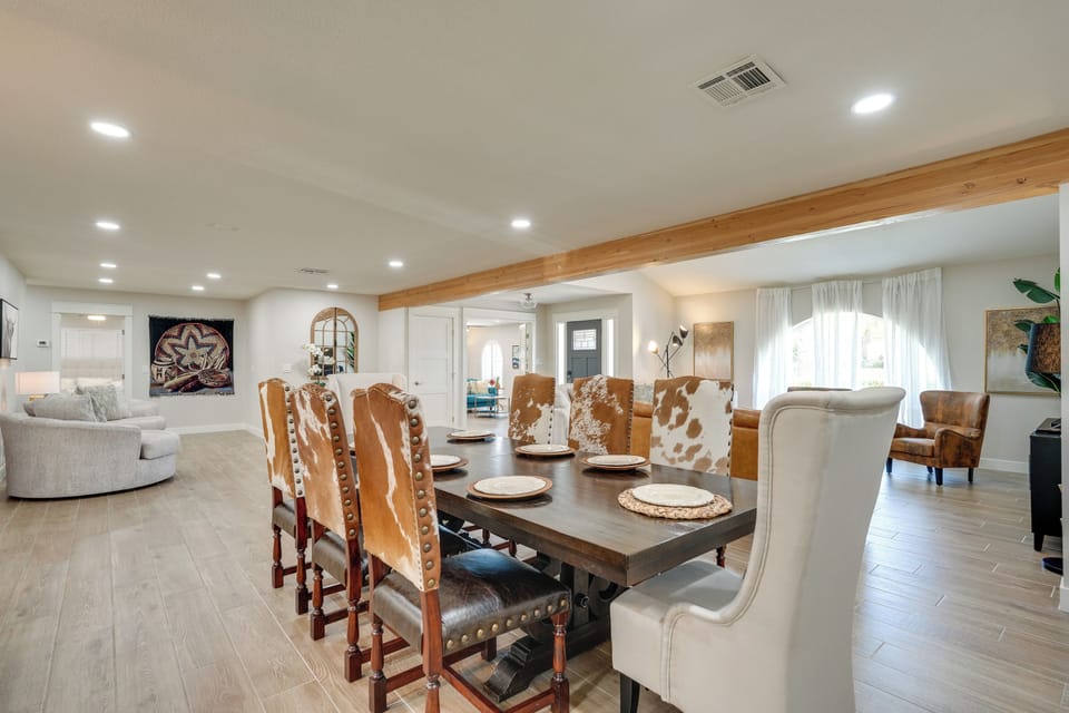 House (5 Bedrooms) | Interior