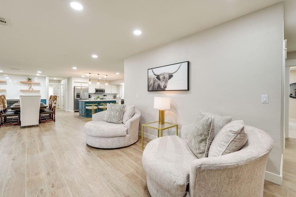House (5 Bedrooms) | Interior
