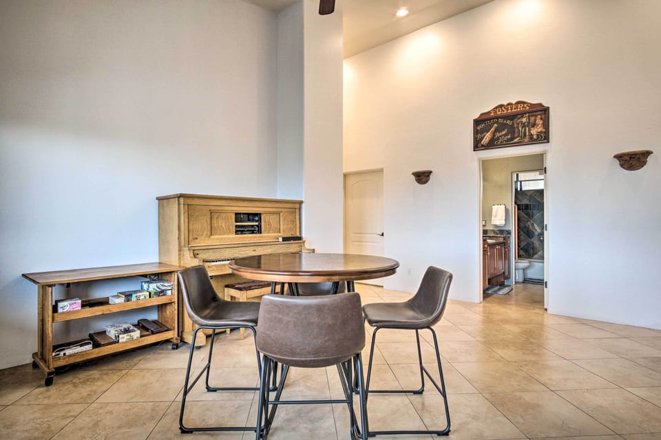 House (4 Bedrooms) | Interior