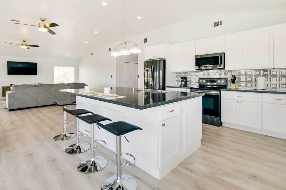 House (4 Bedrooms) | Interior