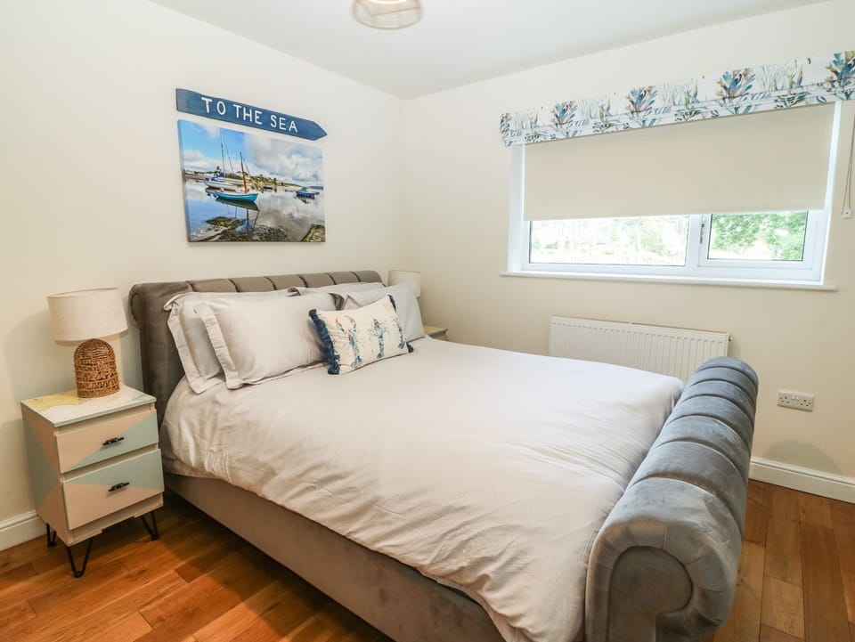 2 bedrooms, individually decorated, individually furnished, free WiFi