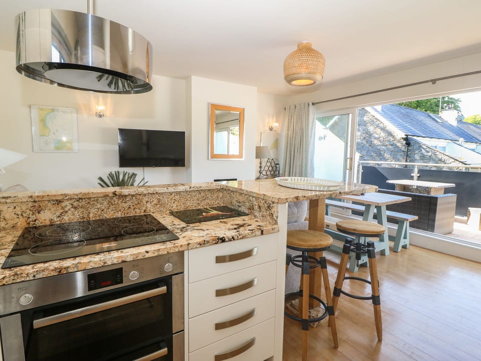 Fridge, dishwasher, electric kettle, toaster