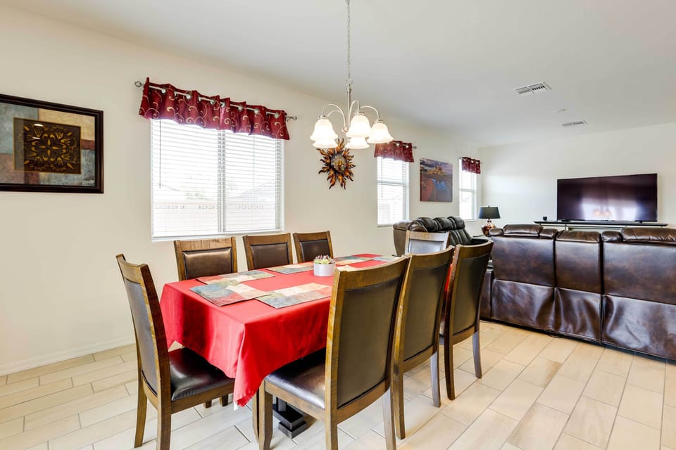 House (4 Bedrooms) | Interior