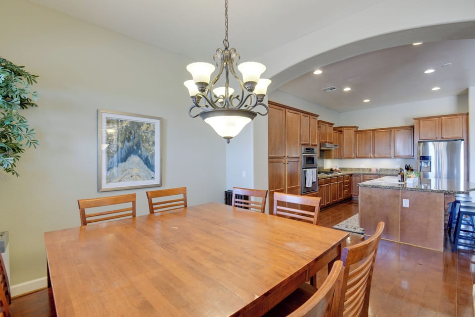 House (5 Bedrooms) | Interior