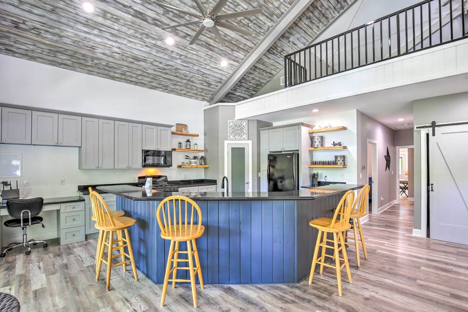House (4 Bedrooms) | Interior