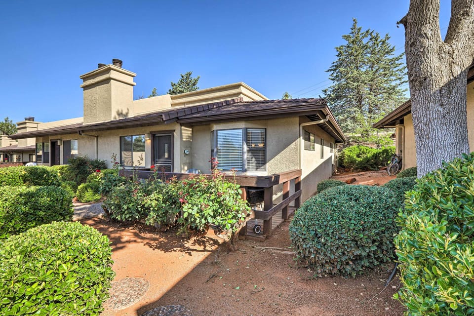 Apartment (2 Bedrooms) | Front of property