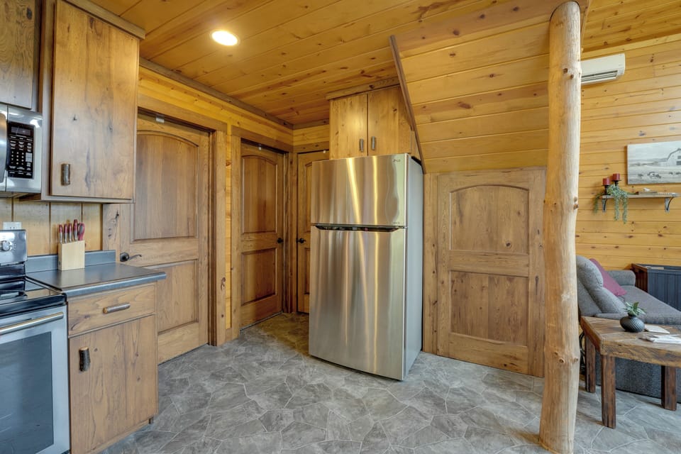 House (2 Bedrooms) | Interior