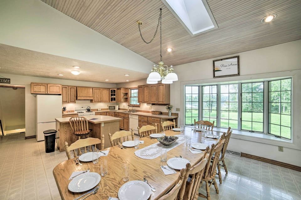 House (5 Bedrooms) | Interior