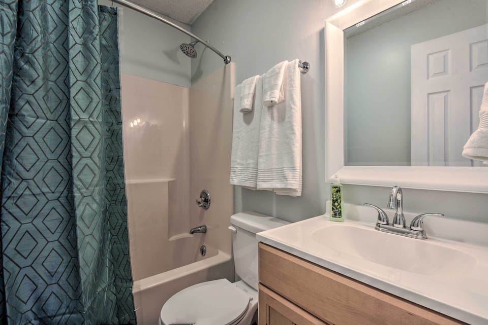 Near Mt Airy Casino: Mount Pocono Condo w/ Balcony Apartment in Mount Pocono