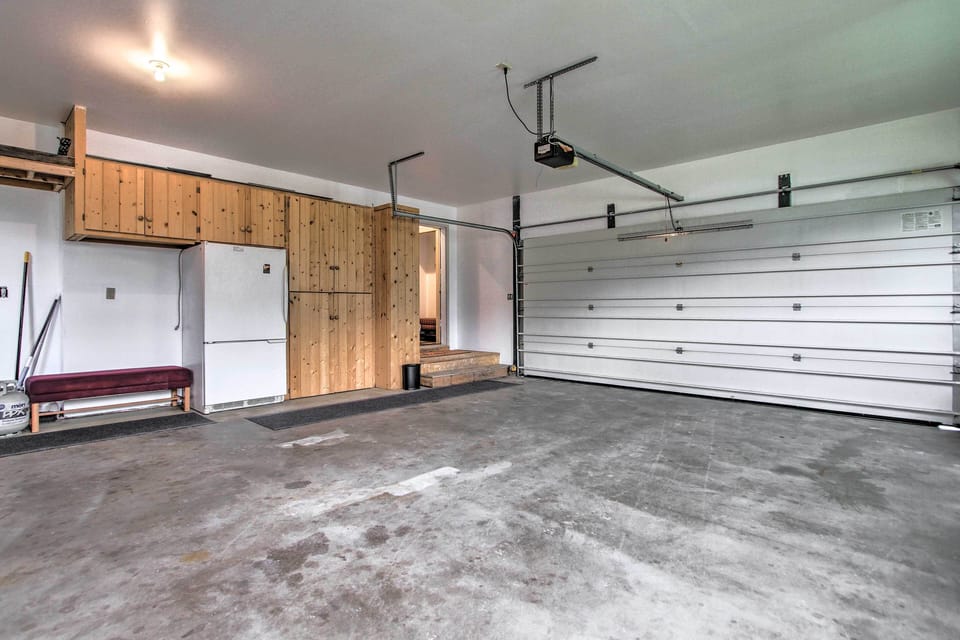 House (5 Bedrooms) | Interior