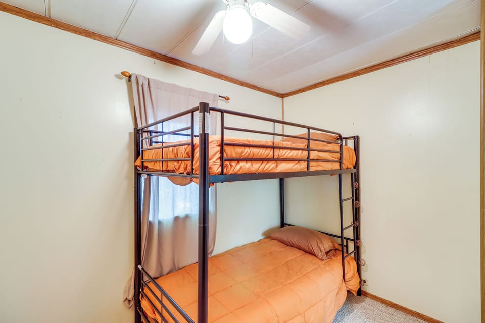 House (2 Bedrooms) | Interior