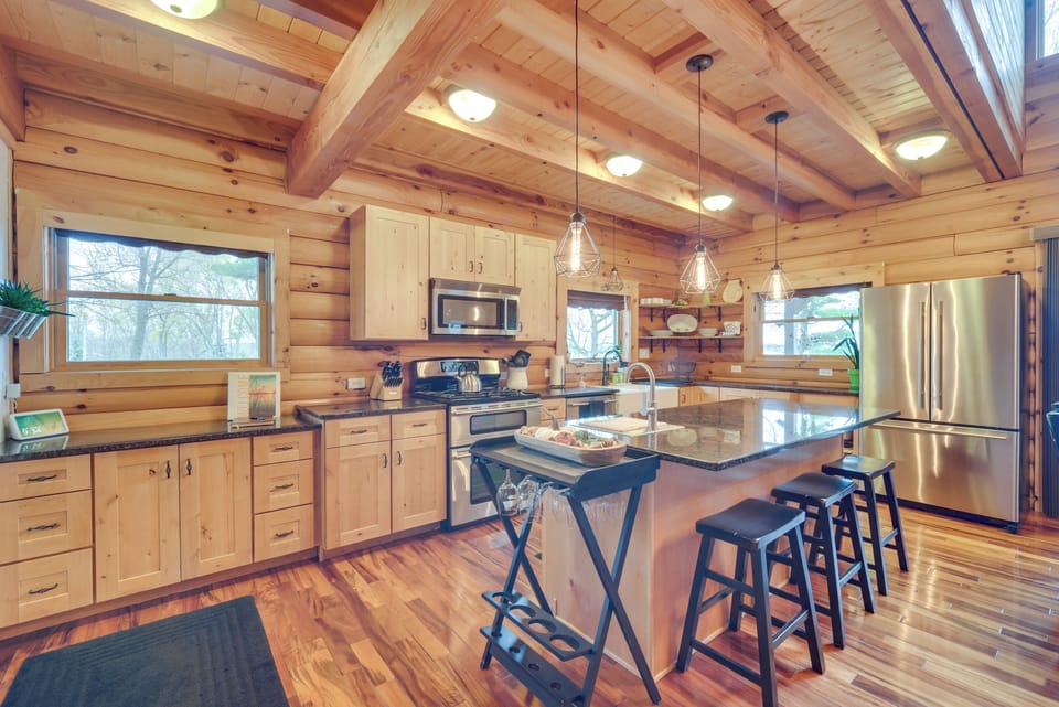 House (4 Bedrooms) | Interior