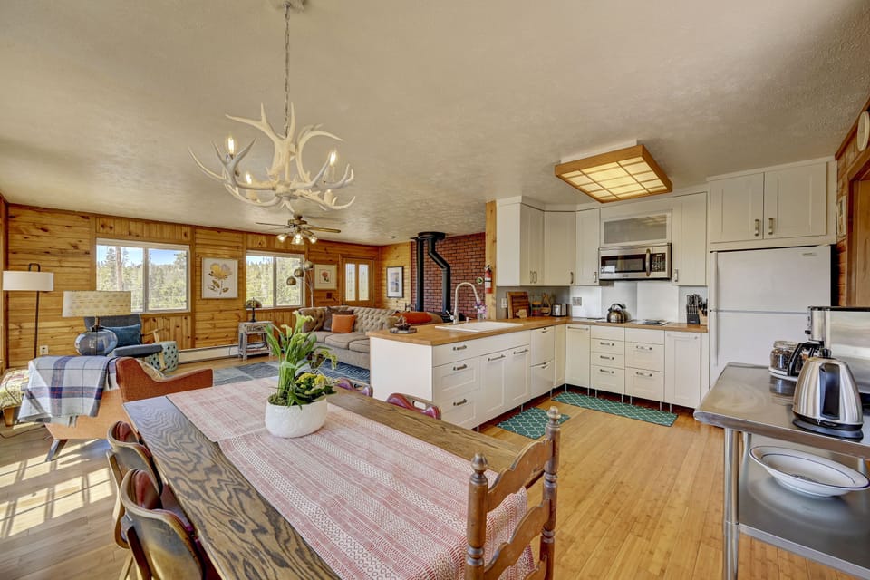 House (3 Bedrooms) | Interior