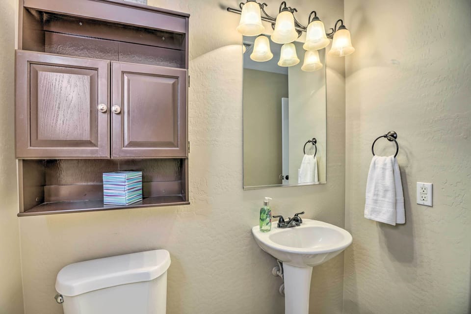 Private Pool Oasis Near State Farm Stadium Cottage in El Mirage