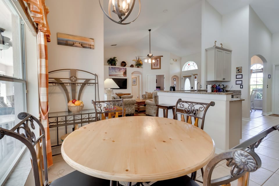 House (4 Bedrooms) | Interior