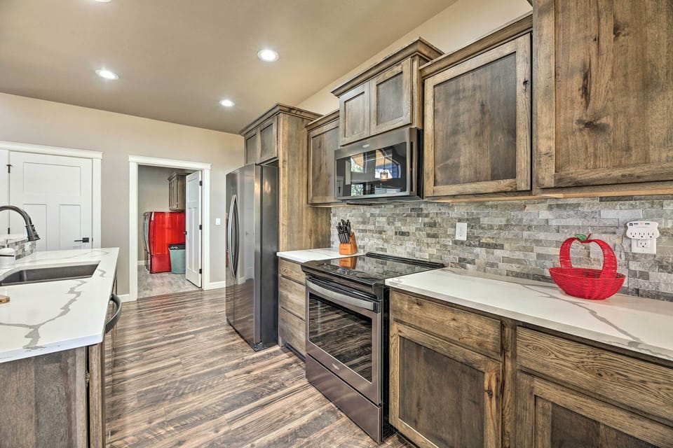 House (3 Bedrooms) | Interior