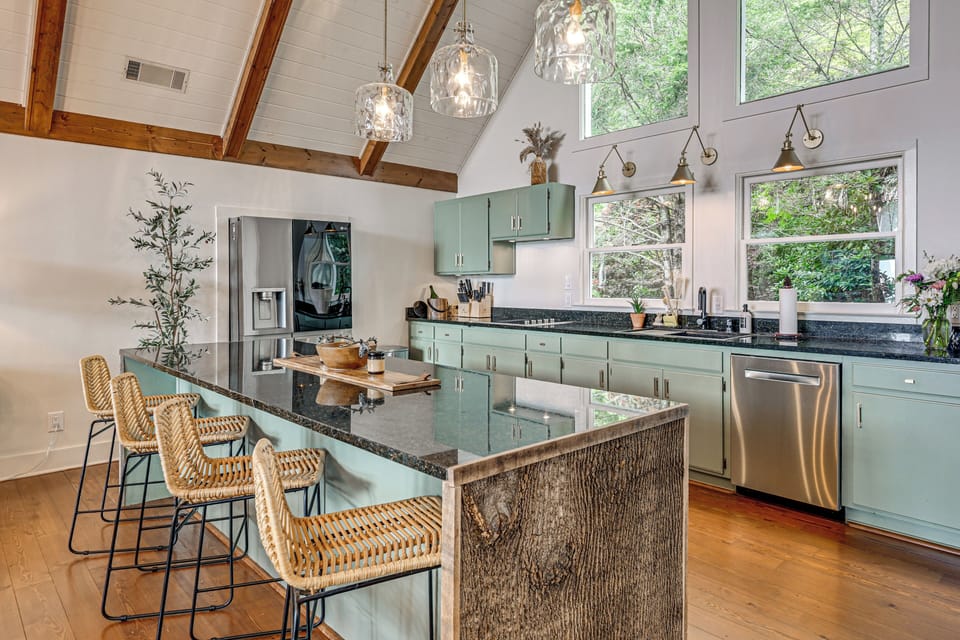 House (6 Bedrooms) | Interior