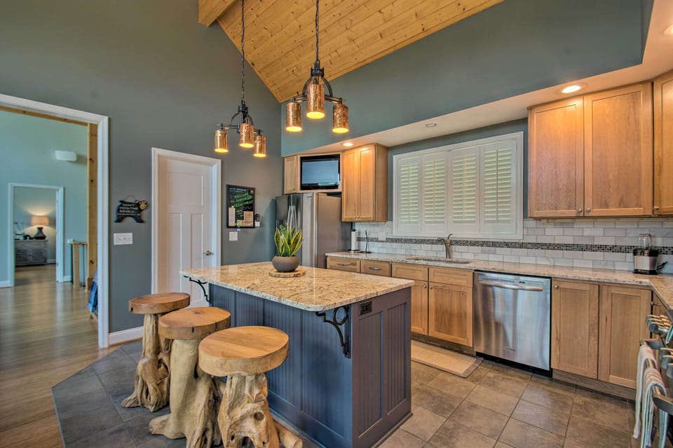 House (4 Bedrooms) | Interior