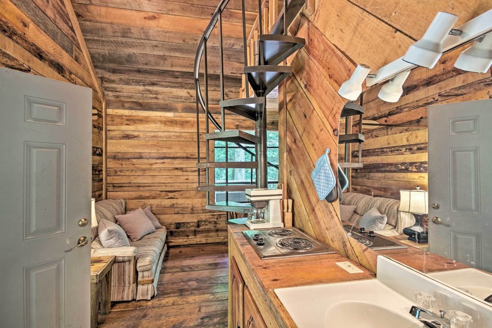 House (1 Bedroom) | Interior