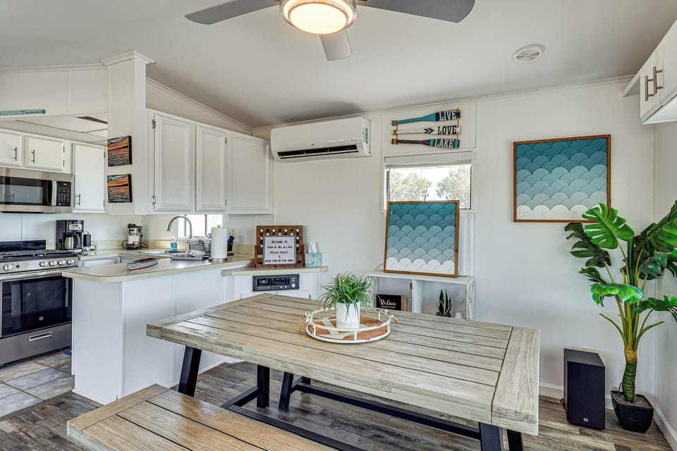 House (2 Bedrooms) | Interior