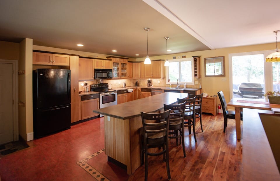 House | Private kitchen | Full-size fridge, microwave, oven, stovetop