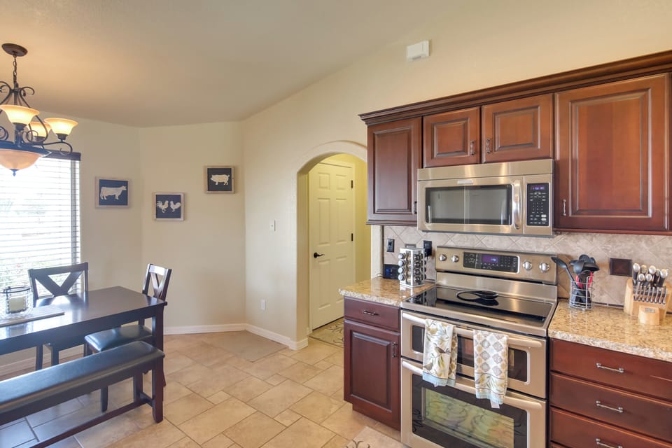 House (3 Bedrooms) | Interior