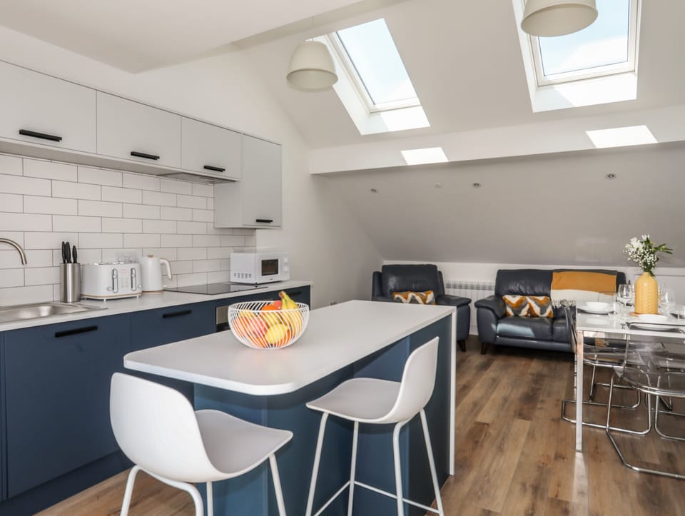 Fridge, dishwasher, electric kettle, toaster
