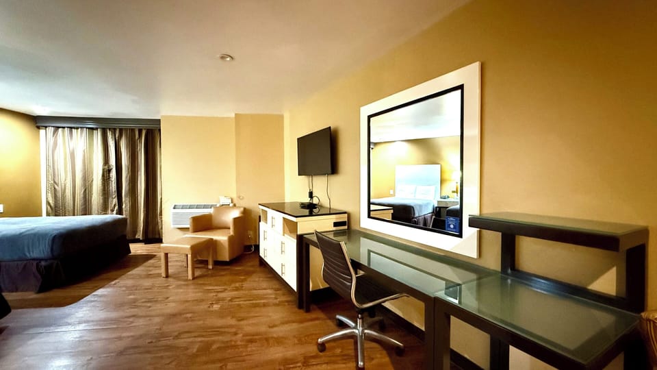 Deluxe Double Room, 2 Double Beds | Laptop workspace, free WiFi, bed sheets, wheelchair access