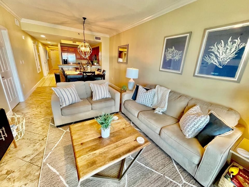 Open floor plan with plenty of room to relax.