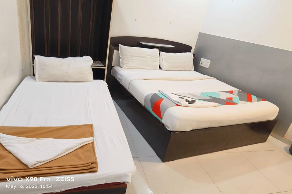Standard Room | Desk, free WiFi, bed sheets