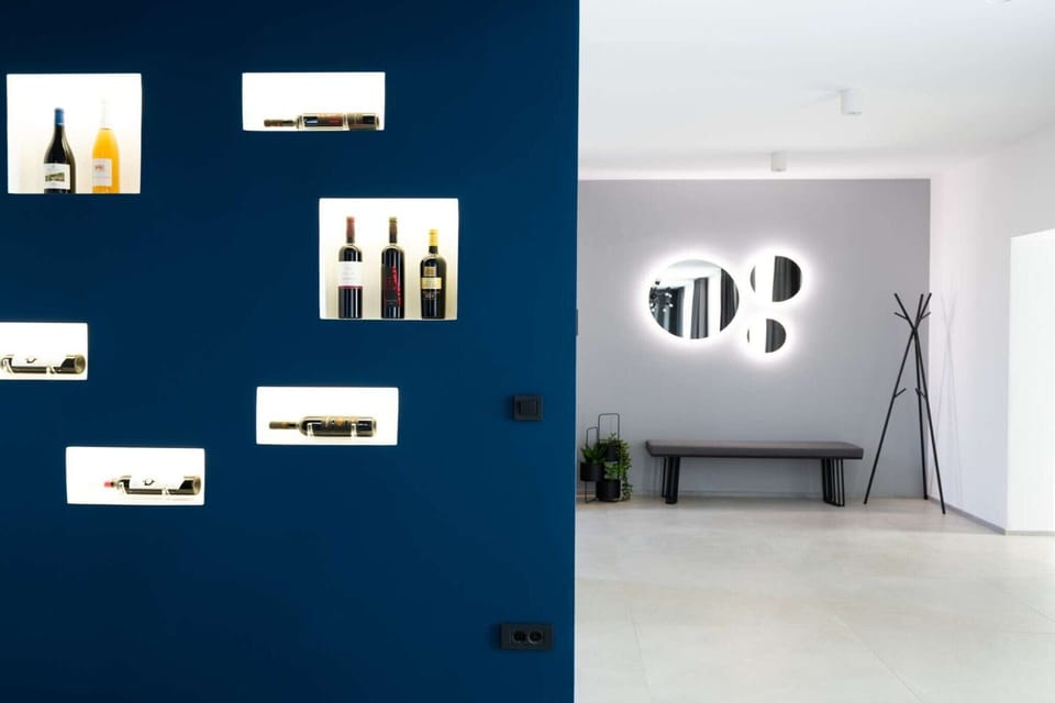 Entrance / Reception
