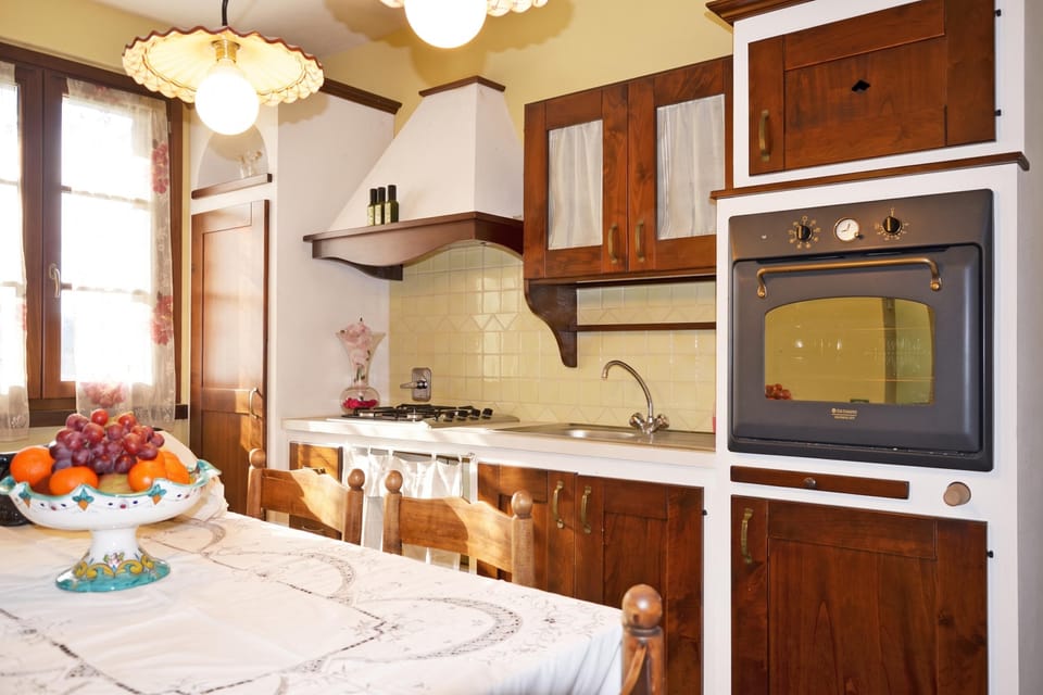 Family Villa, 3 Bedrooms, Microwave, Mountainside (Villa San Martino) | Private kitchen