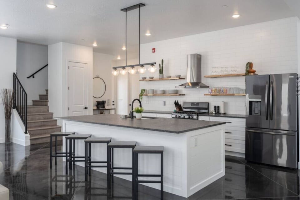Main Kitchen w/ seating for 5