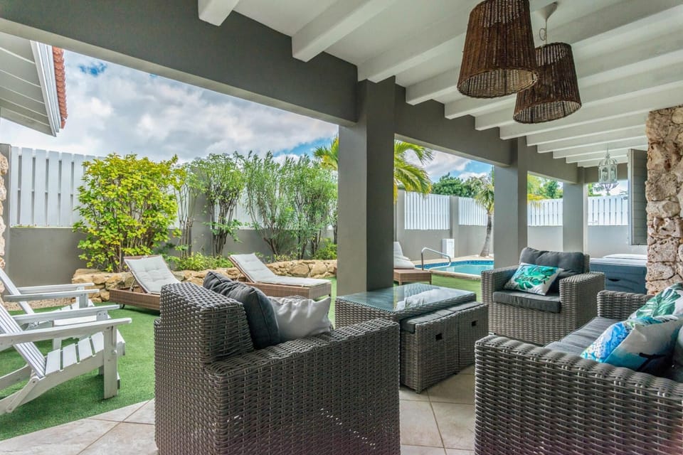 House | Terrace/patio
