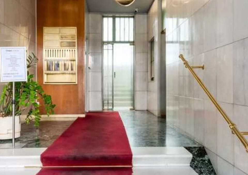 Activities, Amenities, Balcony / Terrace / Patio, Building Exterior, Main Entrance, People, Spring, Summer