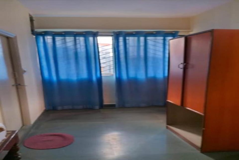 Standard Room | Egyptian cotton sheets, premium bedding, desk, free WiFi