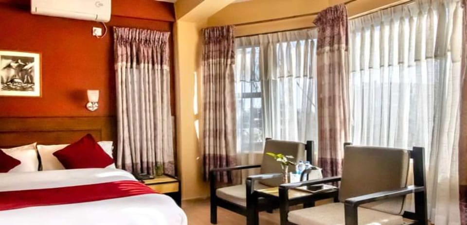 Deluxe Single Room | Free WiFi, bed sheets
