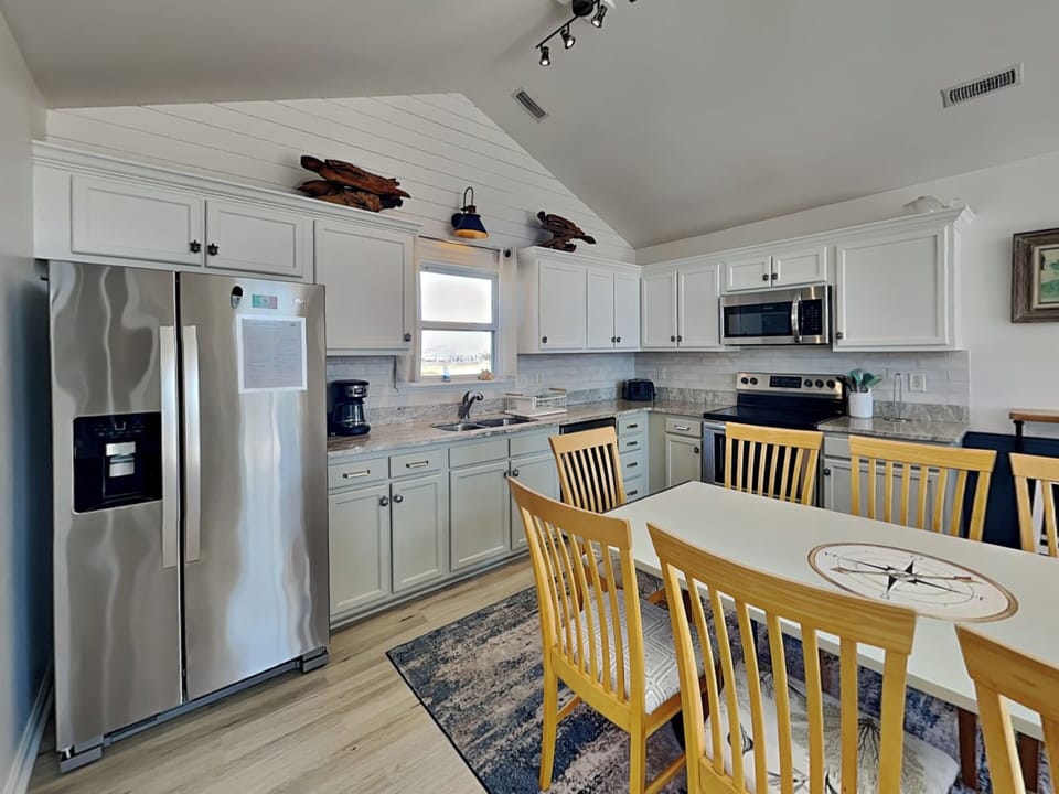 Dining Area Connected to the Kitchen
