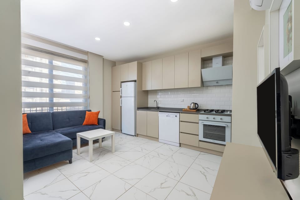 Apartment with One Bedroom | Private kitchen | Highchair