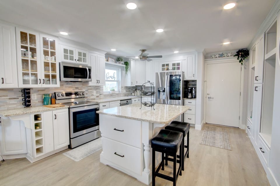 Condo, 2 Bedrooms | Private kitchen | Coffee/tea maker, fridge, oven, stovetop