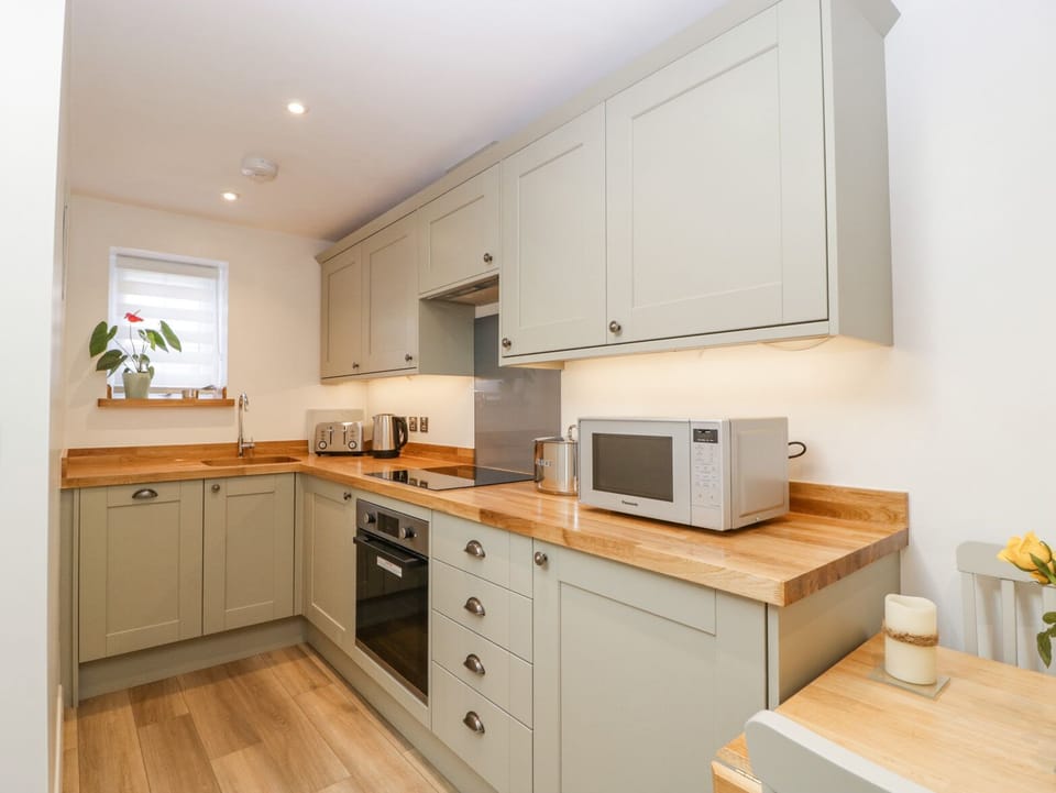 Fridge, dishwasher, electric kettle, toaster