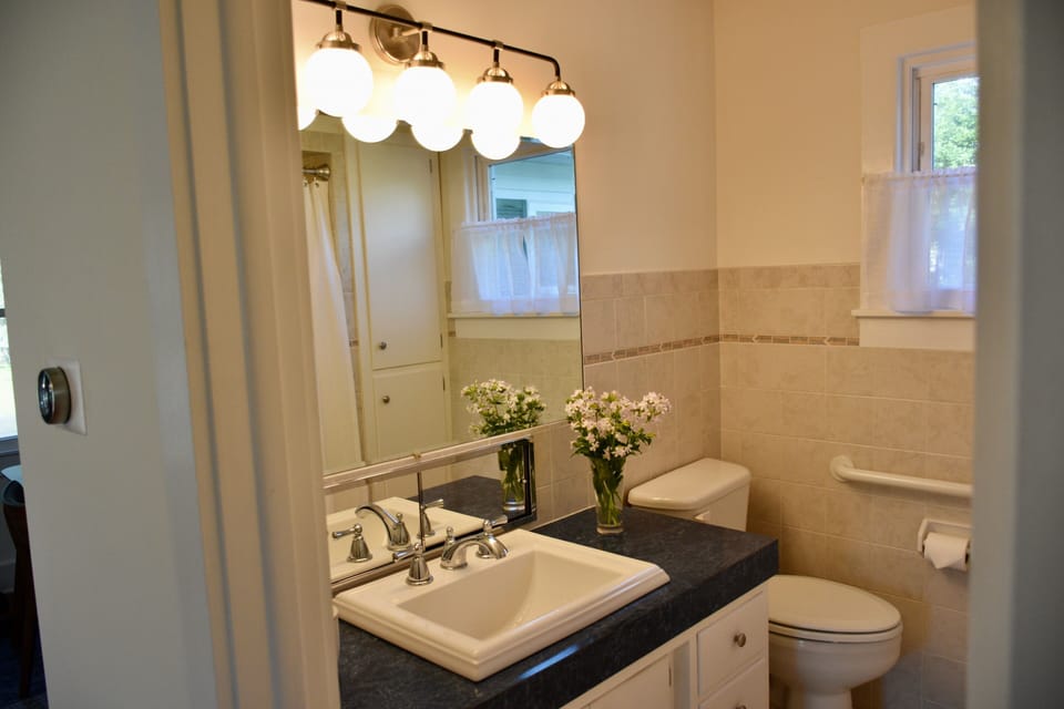 Main bathroom