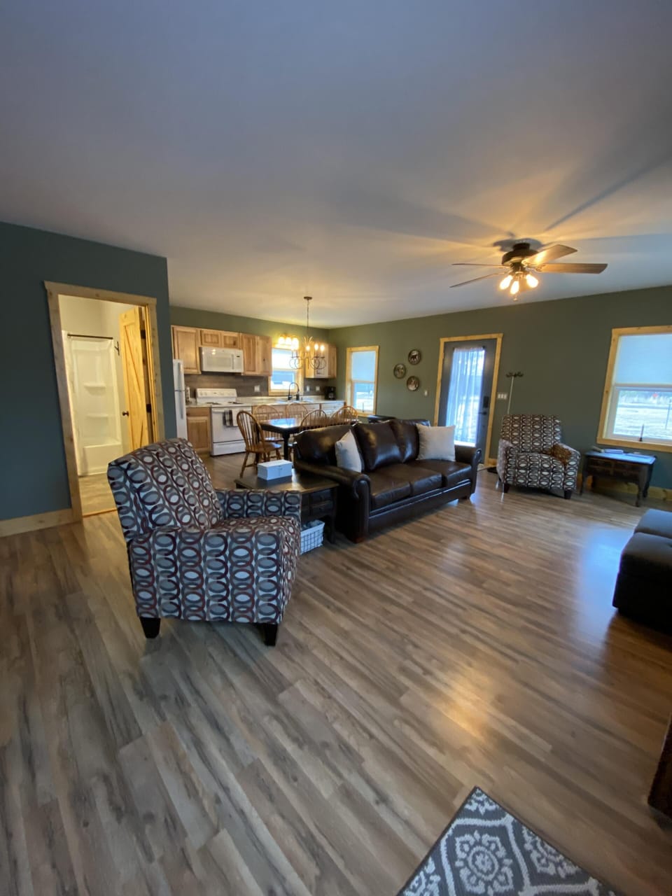 Large Living Area w/plenty of seating